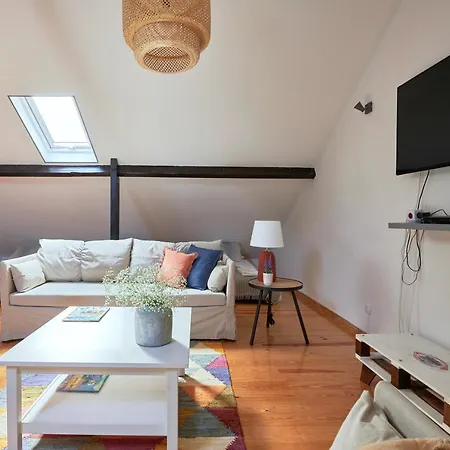 Renovated And Spacious Duplex With Patio, By Timecooler * Лиссабон