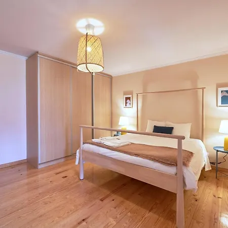 Renovated And Spacious Duplex With Patio, By Timecooler Апартаменты Лиссабон
