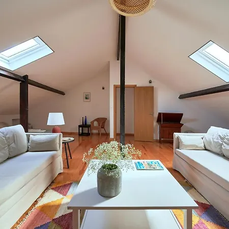 Renovated And Spacious Duplex With Patio, By Timecooler Апартаменты