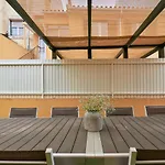 Lägenhet Renovated And Spacious Duplex With Patio, By Timecooler