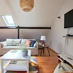 Renovated And Spacious Duplex With Patio, By Timecooler * Lisboa