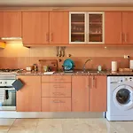 Renovated And Spacious Duplex With Patio, By Timecooler