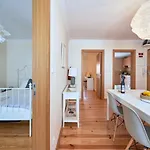 Renovated And Spacious Duplex With Patio, By Timecooler Lägenhet Lisboa