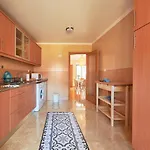 Renovated And Spacious Duplex With Patio, By Timecooler Lägenhet *