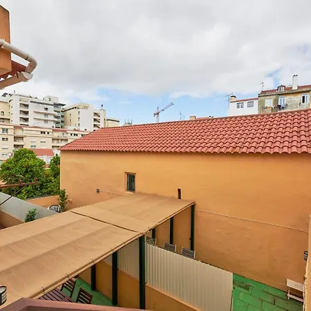 Renovated And Spacious Duplex With Patio, By Timecooler Lägenhet Lisboa