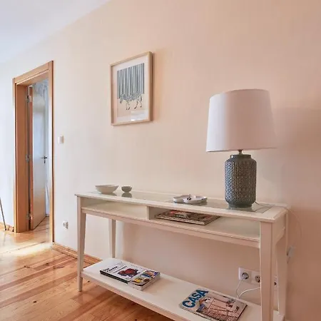 Apartment Renovated And Spacious Duplex With Patio, By Timecooler *