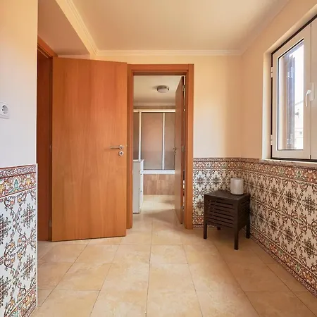 Renovated And Spacious Duplex With Patio, By Timecooler Lissabon