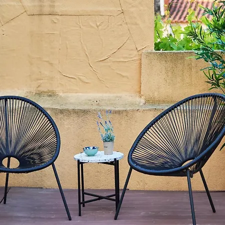 Renovated And Spacious Duplex With Patio, By Timecooler Lisbon
