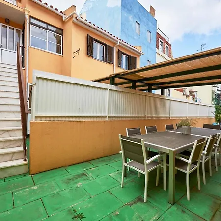 Renovated And Spacious Duplex With Patio, By Timecooler *