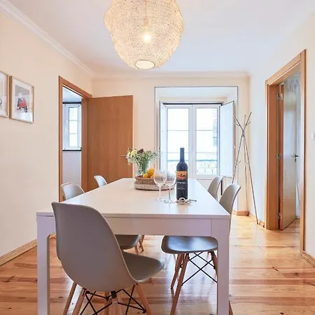 Apartman Renovated And Spacious Duplex With Patio, By Timecooler