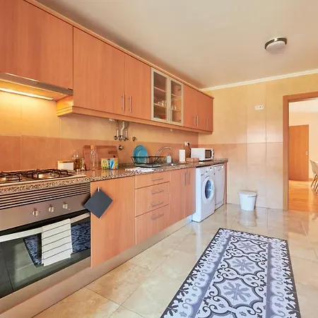 Renovated And Spacious Duplex With Patio, By Timecooler Lisbon