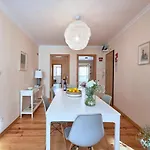 Renovated And Spacious Duplex With Patio, By Timecooler Apartamento Lisboa