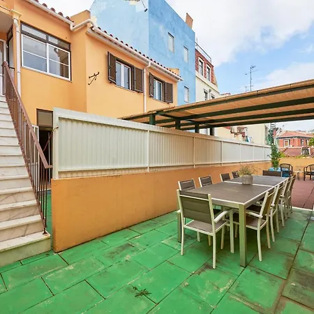 Renovated And Spacious Duplex With Patio, By Timecooler Apartman *