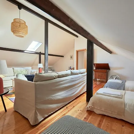 Renovated And Spacious Duplex With Patio, By Timecooler Apartman *