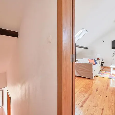 Renovated And Spacious Duplex With Patio, By Timecooler * Lisboa