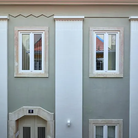 Renovated And Spacious Duplex With Patio, By Timecooler *